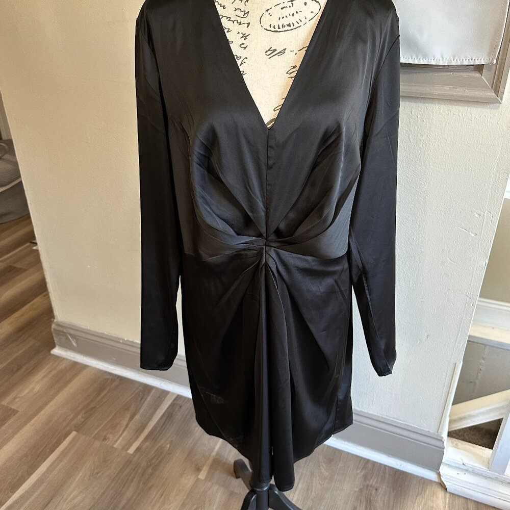 Fancy black cinched dress with long sleeves- The Drop - Size Large- Tags on
